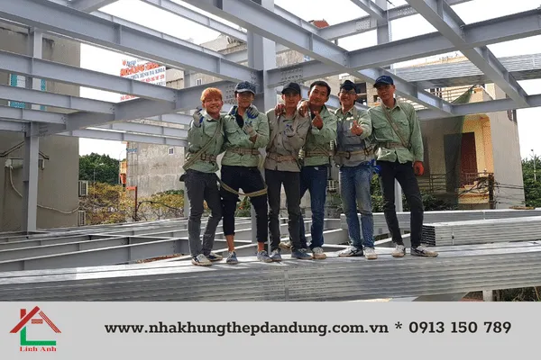 Nhà khung thép Linh Anh có đội ngũ thợ chuyên nghiệp trực tiếp thi công