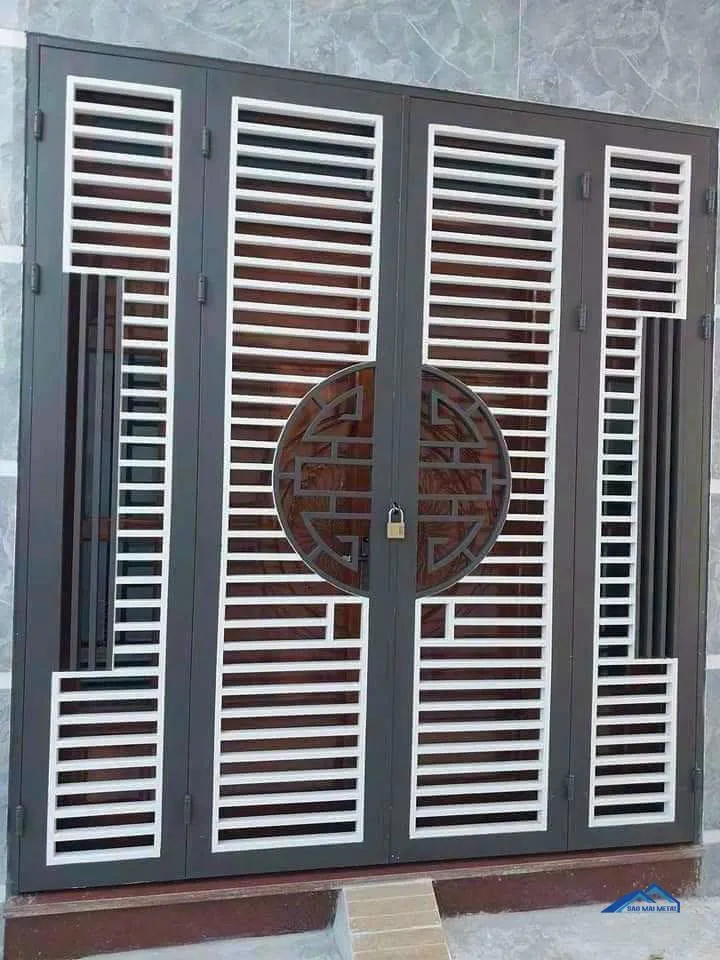 Kho thép hộp cung cấp vật tư làm cửa cổng