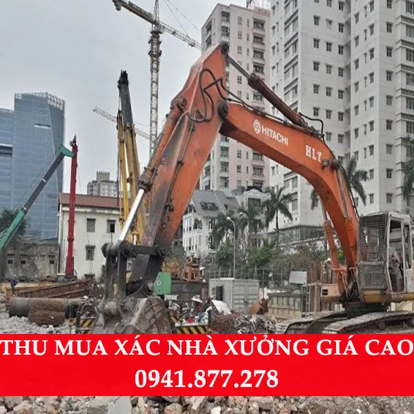 Quá trình phá dỡ nhà xưởng bằng máy móc hiện đại của Việt Vượng
