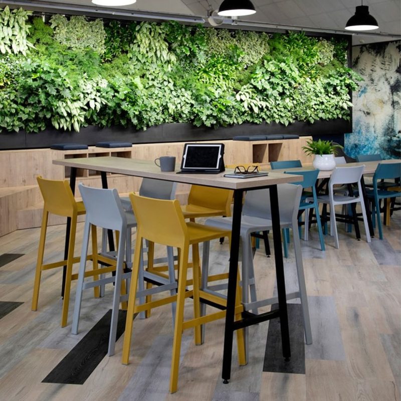 Bàn Ghế Gỗ Khung Sắt: Giải Pháp Tối Ưu Cho Quán Cafe, Nhà Hàng, Beer Club