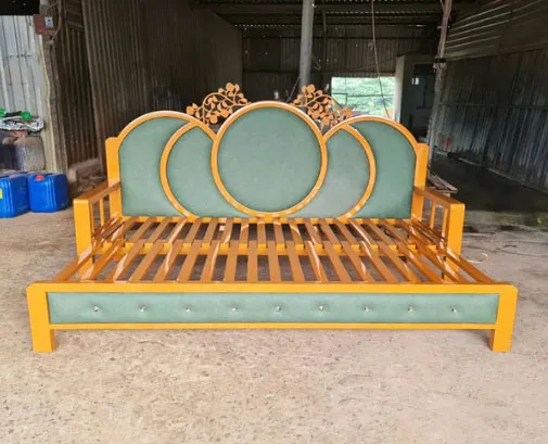 4. Ghế sofa giường khung sắt giả gỗ