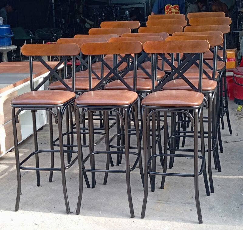 Ghế Chân Sắt Mặt Gỗ: Lựa Chọn Tối Ưu Cho Không Gian Hiện Đại