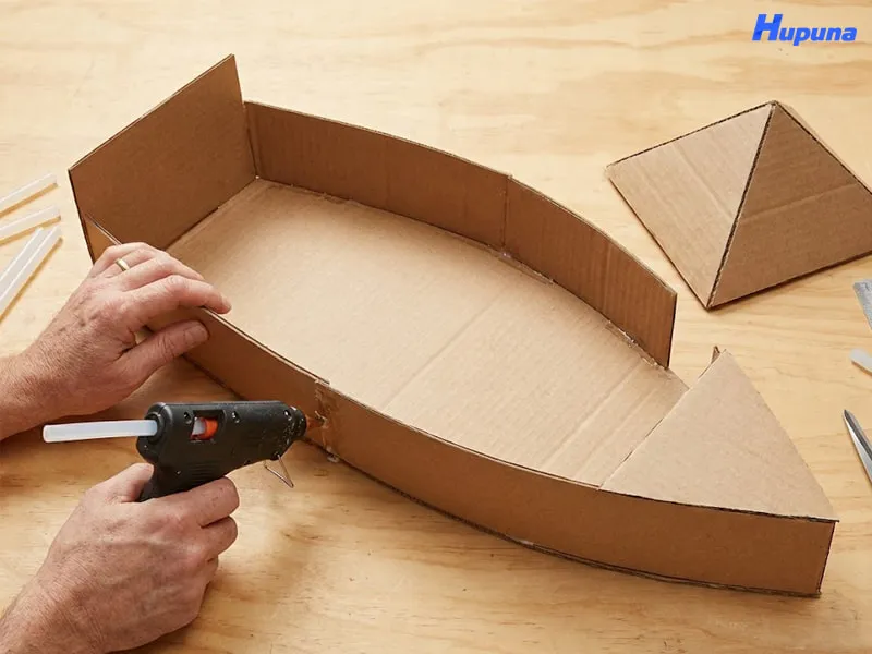 Lắp ráp khung thuyền