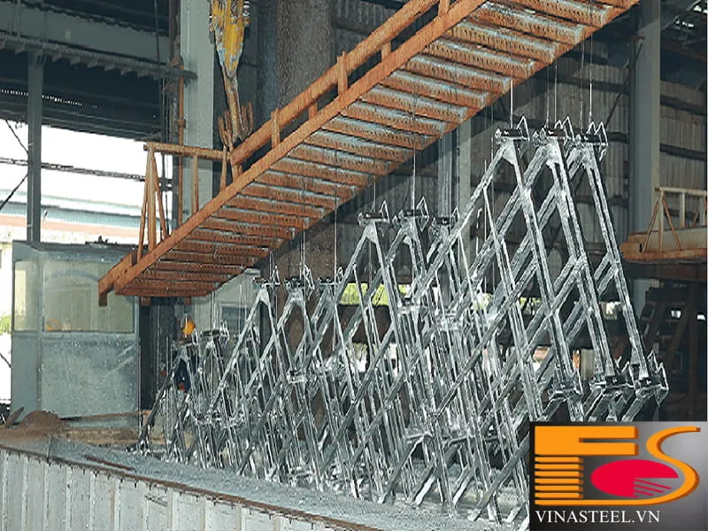 Gia công mạ kẽm nhúng nóng tại xưởng Vinasteel
