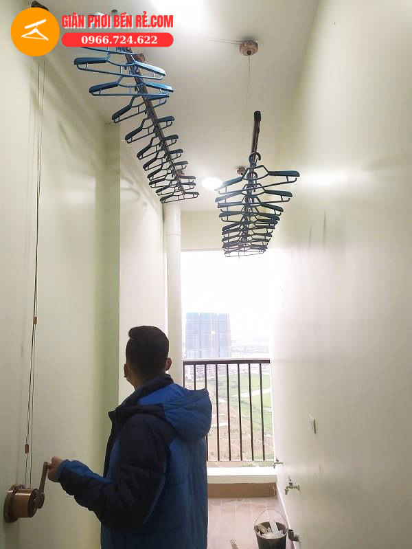 Nên Chọn Giá Phơi Quần Áo Bằng Sắt Hay Inox: Đánh Giá Toàn Diện Cho Ngôi Nhà Hiện Đại