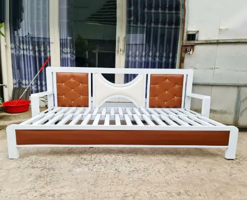 1. Giường bằng sắt gấp thành ghế hiện đại