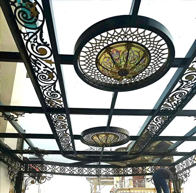 Thi công mái kính sắt mỹ thuật đảm bảo thẩm mỹ cao