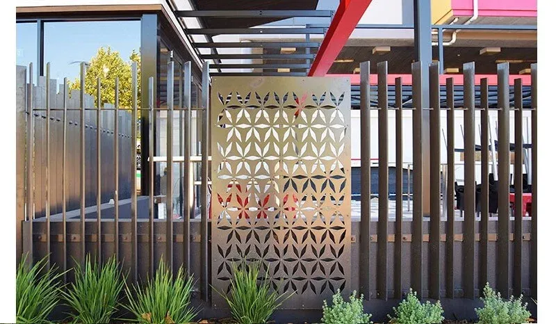 Mẫu hàng rào inox đẹp, chắc chắn, thẩm mỹ cao