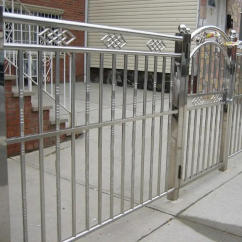 Hàng rào inox chắc chắn, thiết kế đơn giản cho công ty