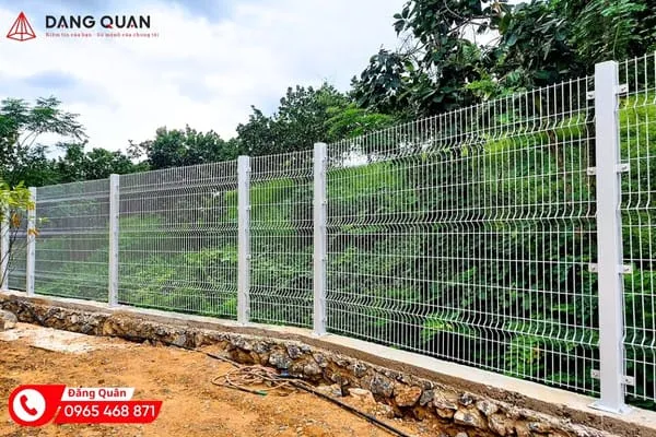 Hàng rào lưới thép hàn bảo vệ đất