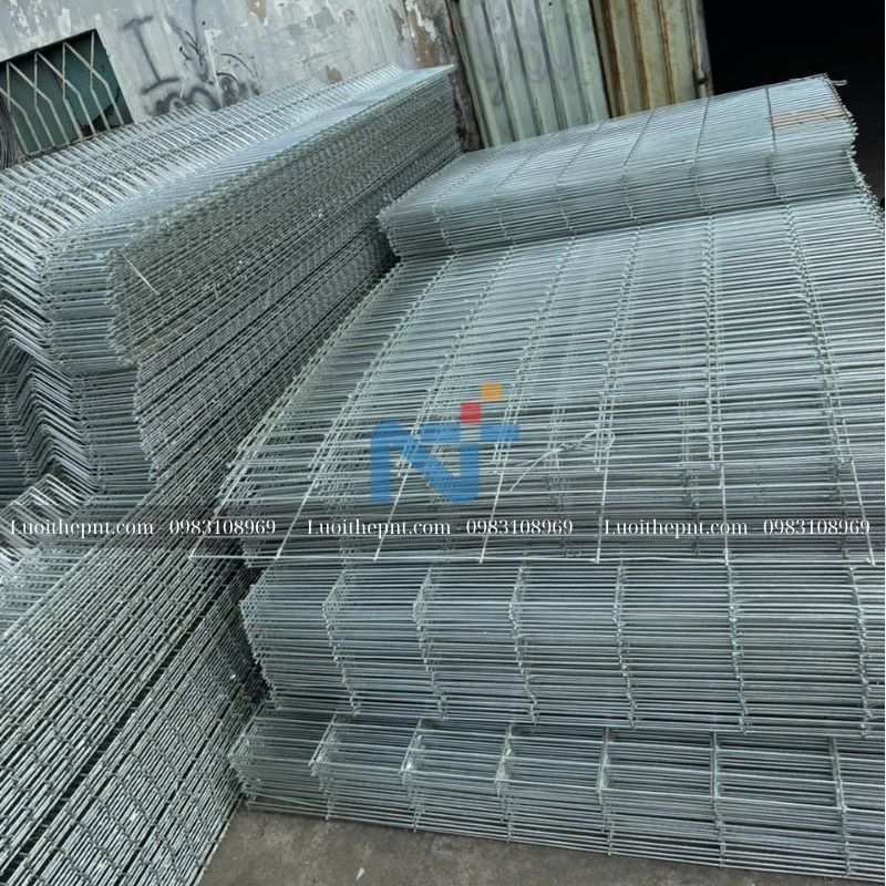 Hàng Rào Lưới Thép Hàn Mạ Kẽm: Tiêu Chuẩn Chất Lượng & Ứng Dụng Toàn Diện