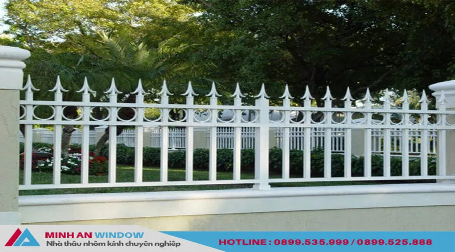 Hàng rào sắt hộp đơn giản, hiện đại