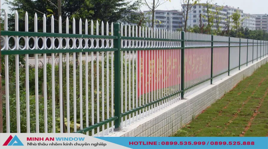 Hàng rào sắt hộp đơn giản, hiện đại