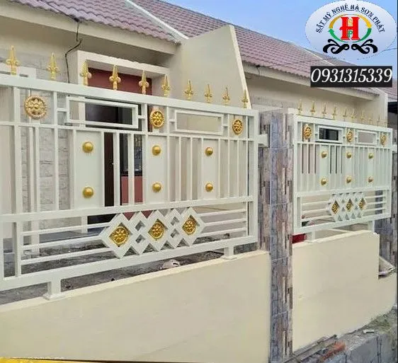 Hàng rào sắt hộp mạ kẽm cho công trình công cộng