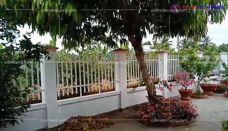 Mẫu hàng rào thép hộp đẹp