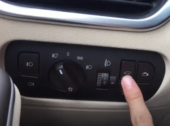 Hộp điều khiển khóa cửa ô tô