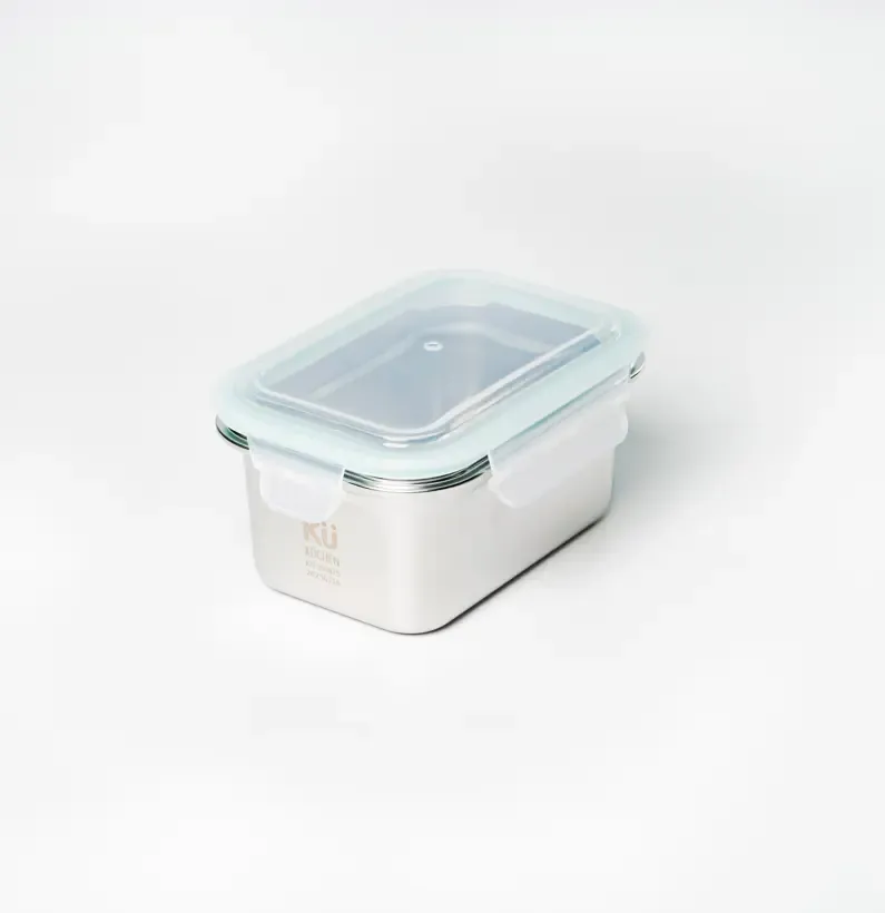 Bên trong hộp inox đựng thực phẩm KU SS0825 cho thấy cấu trúc và bề mặt bên trong