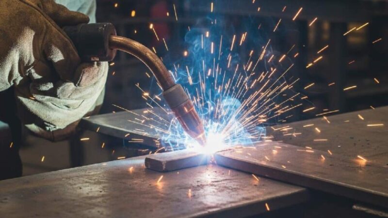 Hướng Dẫn Chi Tiết Về Dây Thép Gai: Đặc Điểm, Ứng Dụng và Thi Công An Toàn