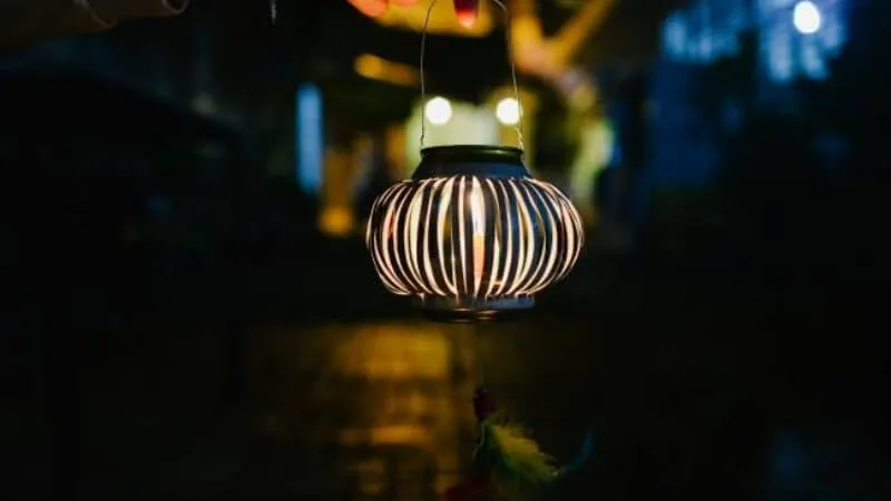 Đèn lồng từ lon nhôm