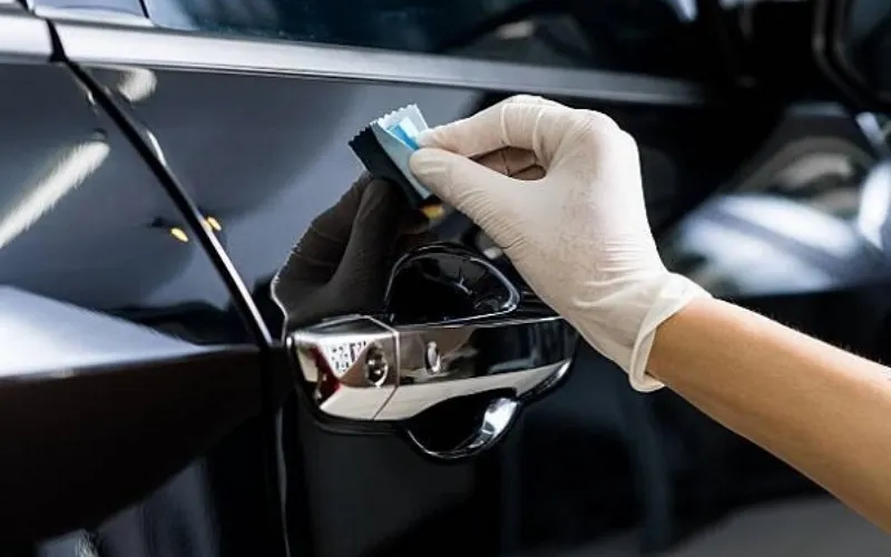 Phủ ceramic tạo lớp bảo vệ bền, chống trầy xước và chống nước