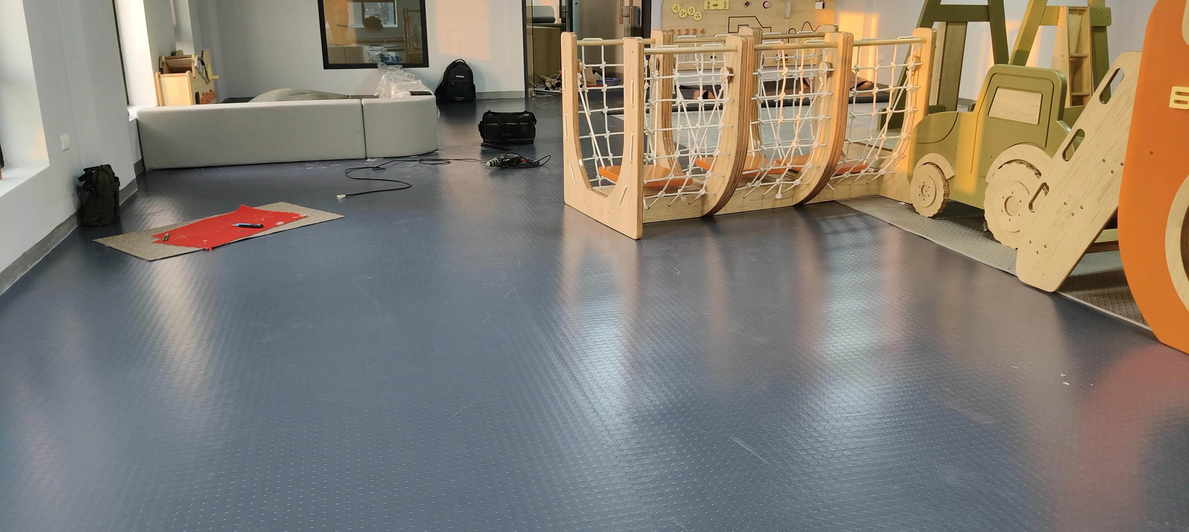 Thảm nhựa trải sàn