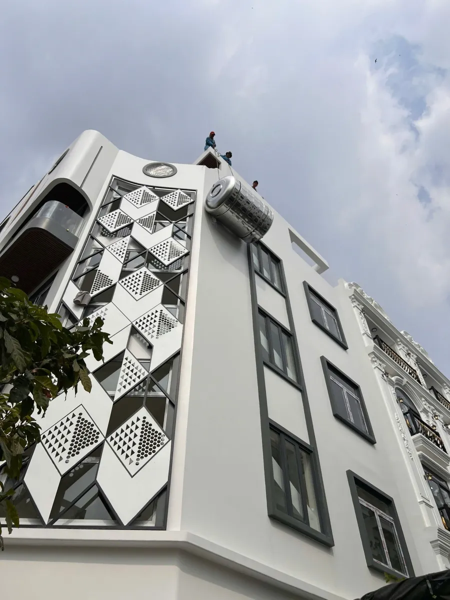 TOÀN PHÁT - MIỄN PHÍ GIAO HÀNG & KÉO BỒN LÊN MÁI