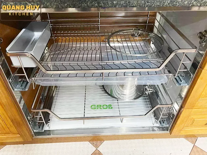 Hình ảnh khách hàng phản hồi lại sau khi lắp đặt giá úp bát tủ dưới và giá xoong nồi tủ dưới