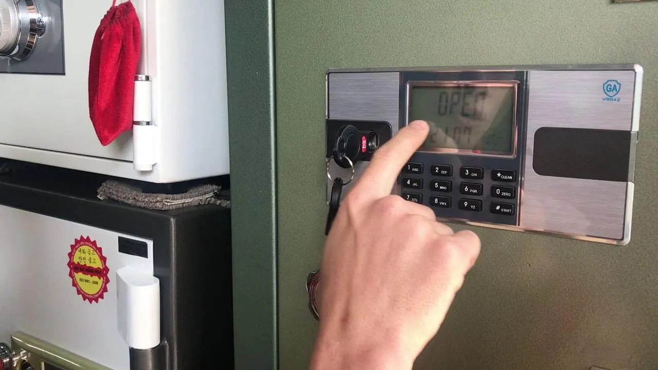 Ổ khóa điện tử có màn hình