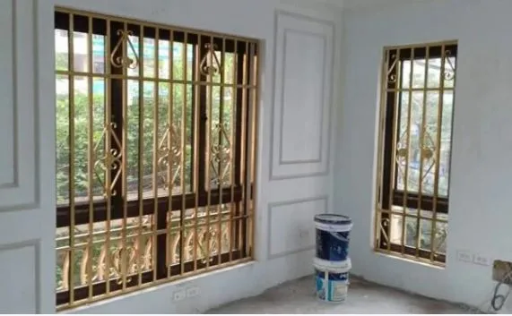 9.Khung cửa sổ trượt inox mạ vàng