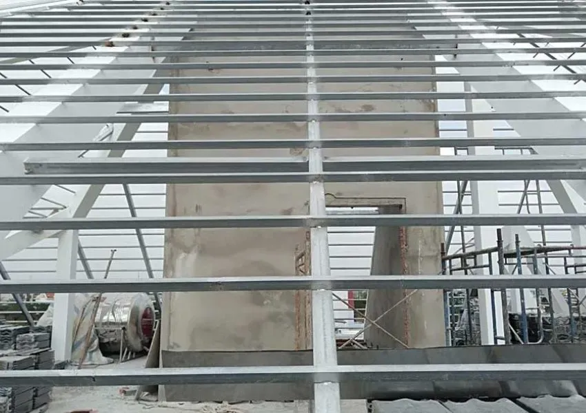 Hình ảnh khung mái nhà được gia cố bằng thép hộp kiên cố