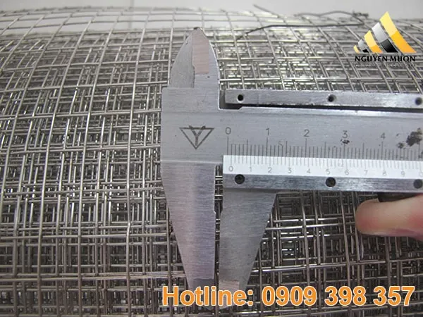 Lưới inox 304 hàn quy cách khổ 1m, chiều dài 30m/cuộn