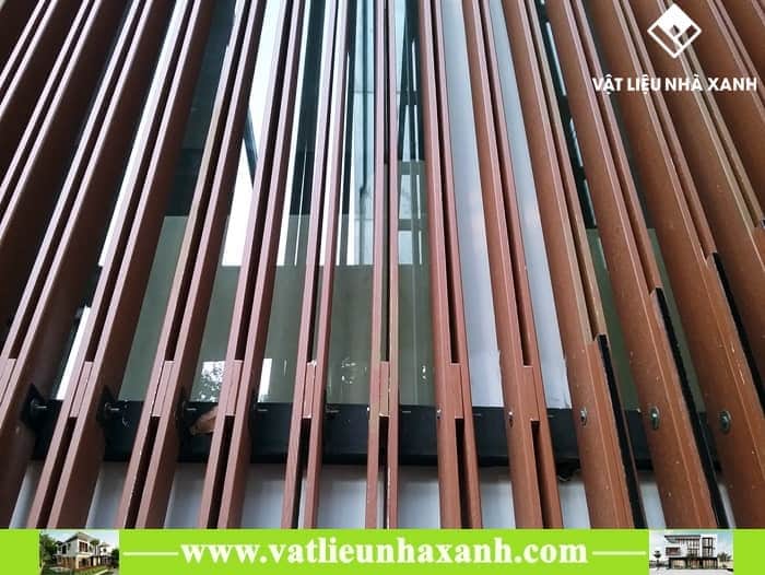 Lam Sắt Trang Trí Mặt Tiền: Ưu Điểm Vượt Trội Và Báo Giá Chi Tiết