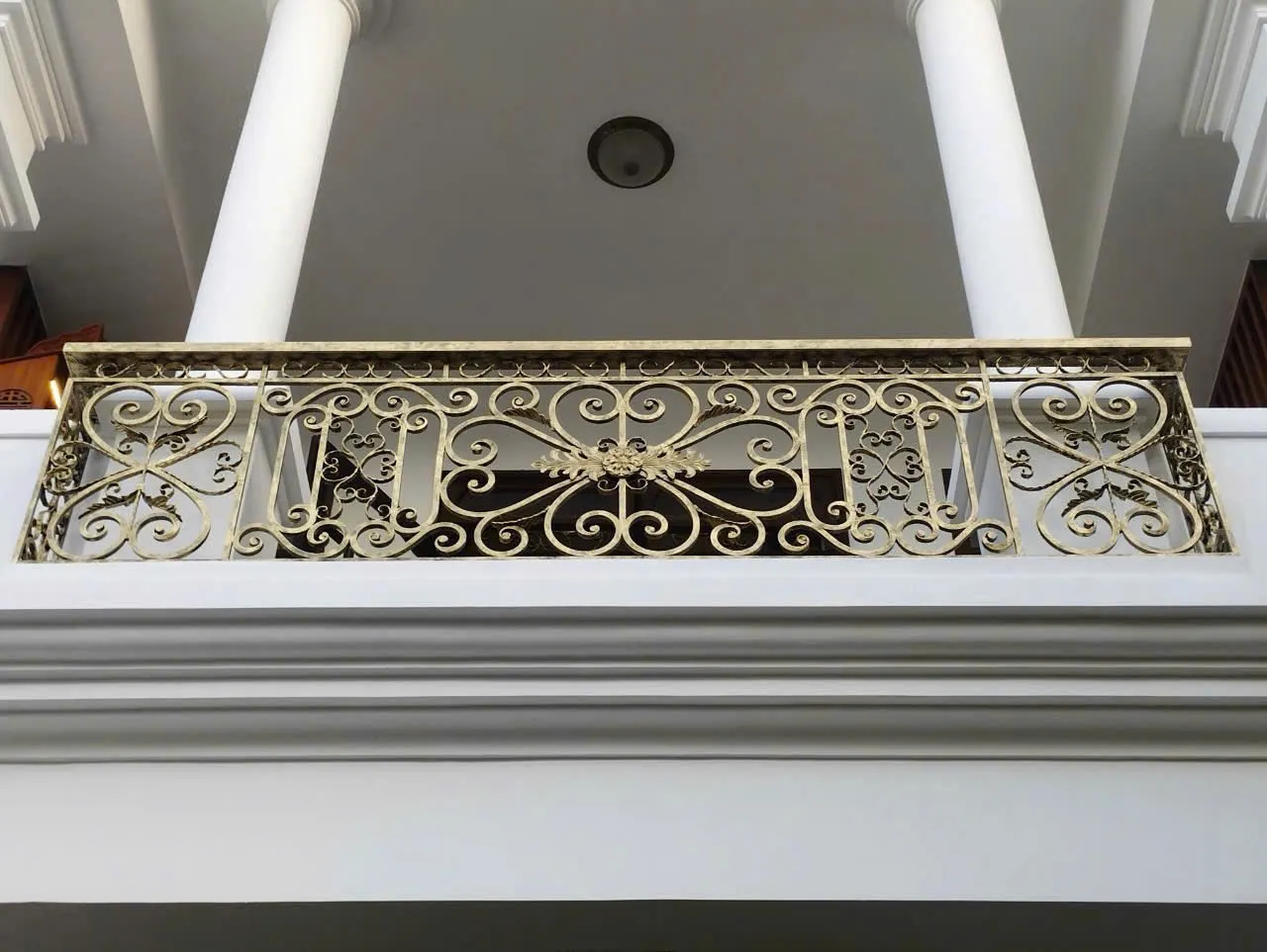 Lan can ban công sắt đẹp, chống gỉ tốt