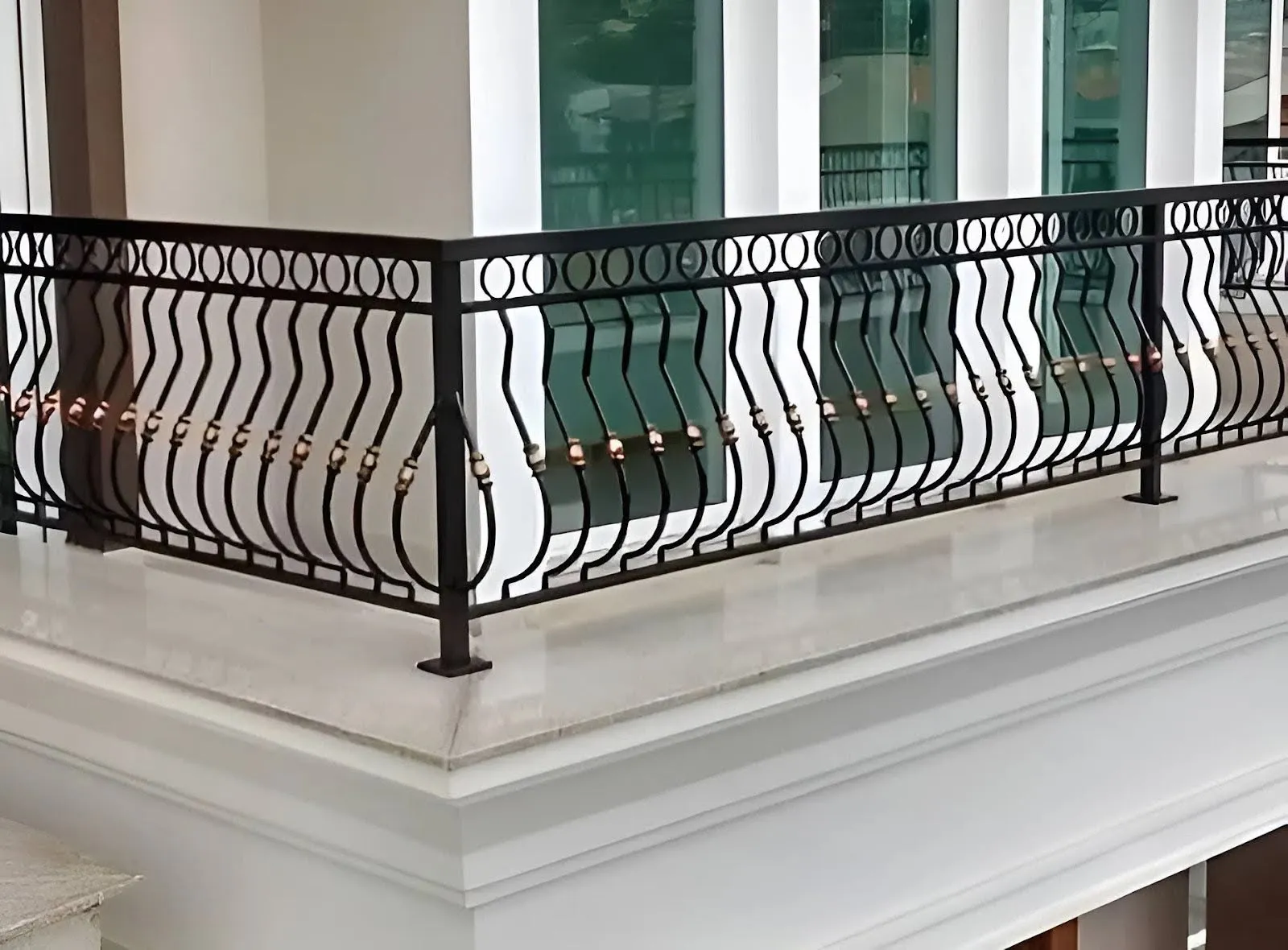 Lan can ban công sắt đẹp, sang trọng