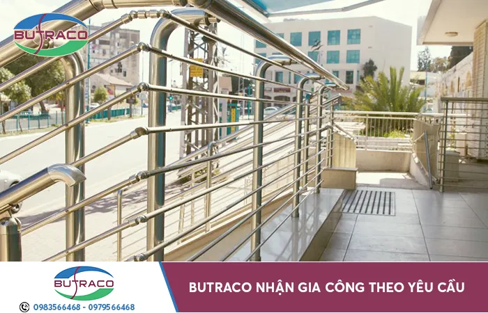 Lan can cầu thang inox 304 với thiết kế trụ đứng và tay vịn hiện đại