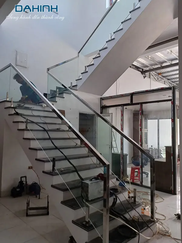 Lan can cầu thang inox 304