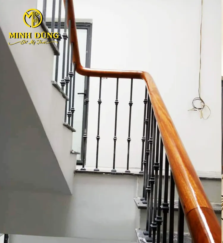 Tay vịn cầu thang sắt xương cá