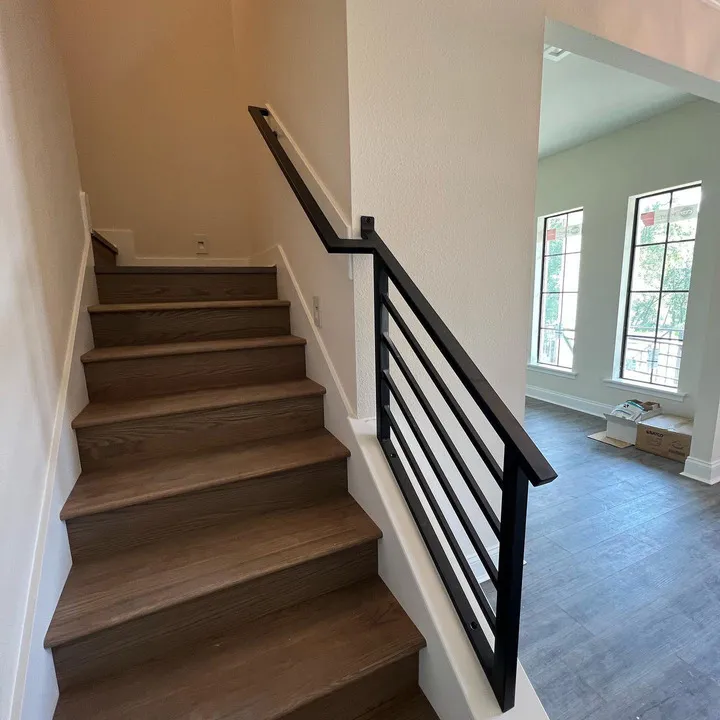 Lan can sắt hộp thiết kế tối giản hiện đại