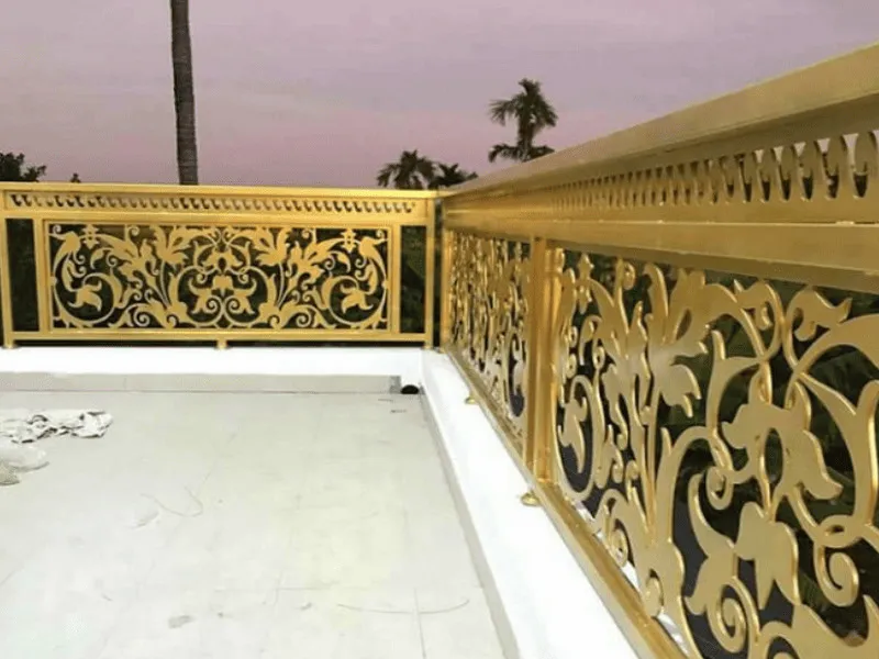 Lan can sắt CNC sân thượng với họa tiết tinh xảo