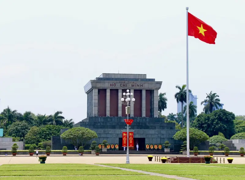 Lăng Mộ Bê Tông Giả Đá: Giải Pháp Trang Nghiêm, Tiết Kiệm Chi Phí