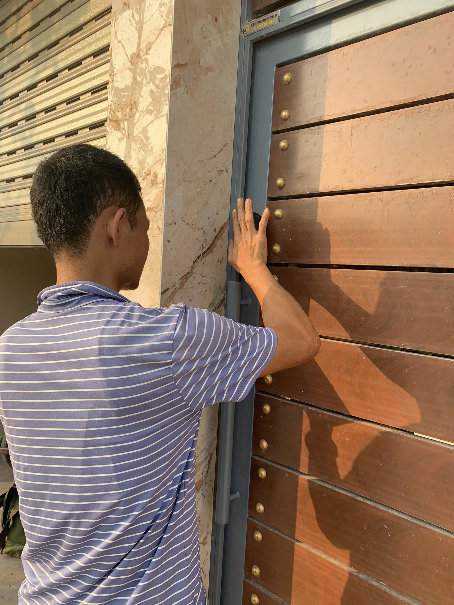 công trình thực tế lắp vân tay cổng sắt