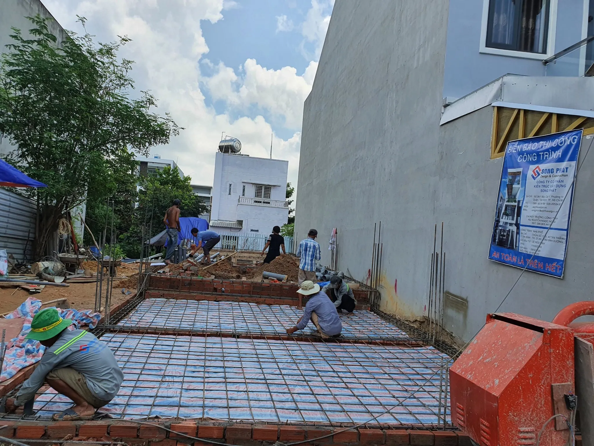 Đổ cát san lấp và cấy thép sàn