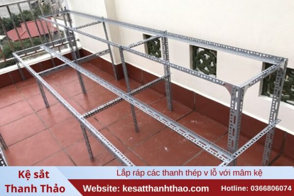 Kệ Sắt V Lỗ 4 Tầng: Hướng Dẫn Chi Tiết Từ A-Z Cho Nhu Cầu Lưu Trữ Hiện Đại