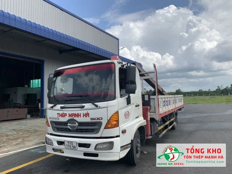 Liên hệ ngay tôn thép Mạnh Hà để được tư vấn về sản phẩm sắt hộp mạ kẽm 40x80 Hòa Phát, Hoa Sen