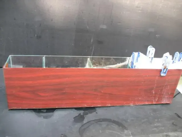 Lọc tràn được dán decal đen để chống rêu và tăng tính thẩm mỹ