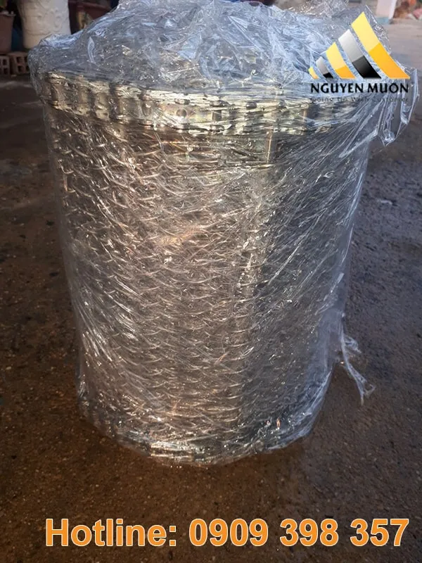 Lưới băng tải inox hỗ trợ vận chuyển hàng hóa hiệu quả