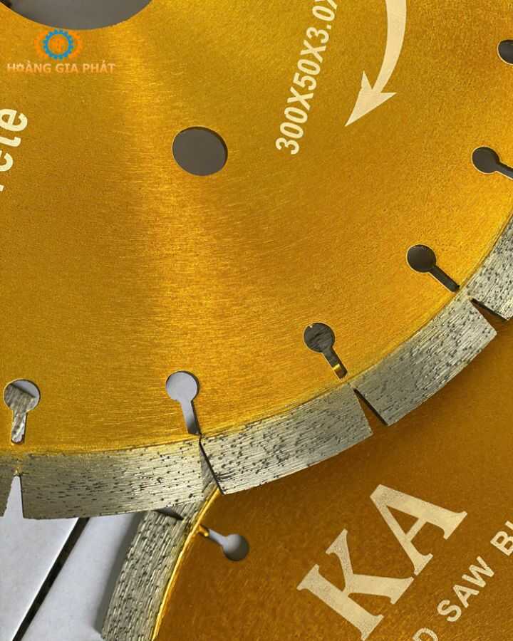 Lưỡi Cắt Bê Tông Cốt Thép KingTom Khô 350mm: Hiệu Suất Vượt Trội Cho Mọi Công Trình