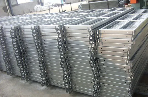 Mâm giàn giáo mạ kẽm với hệ thống móc khóa an toàn