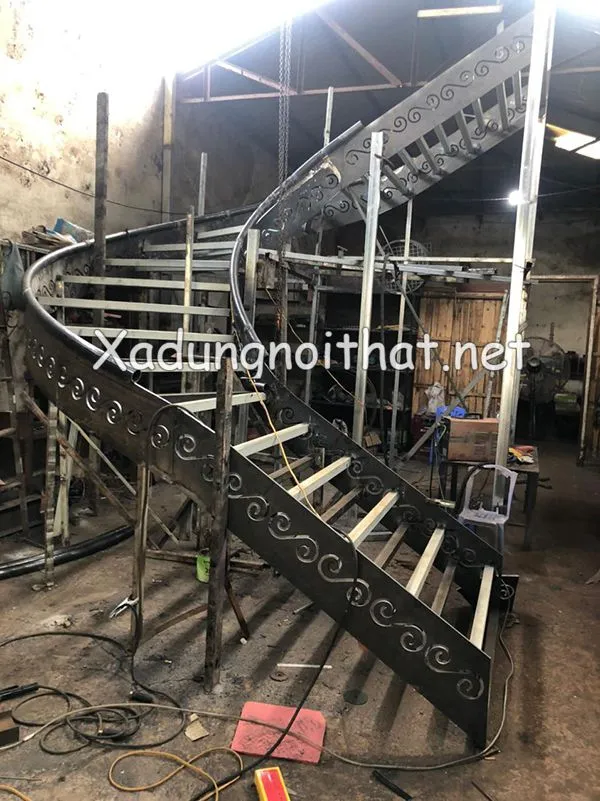 Mẫu cầu thang sắt đẹp