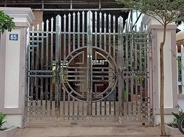 Khám Phá Mẫu Cửa Cổng Inox 2 Cánh Đẹp Hiện Đại & Báo Giá Chi Tiết